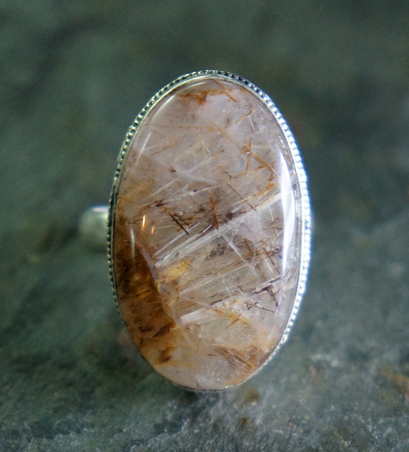 rutilated-quartz-665262_640